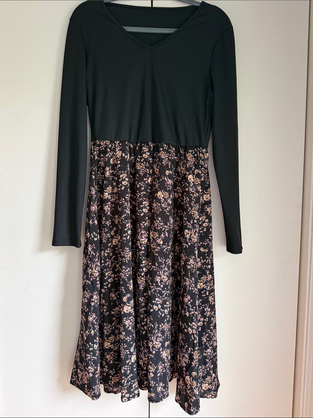 SHEIN Black Long-Sleeve Floral Midi Dress with Beige Blossom Print